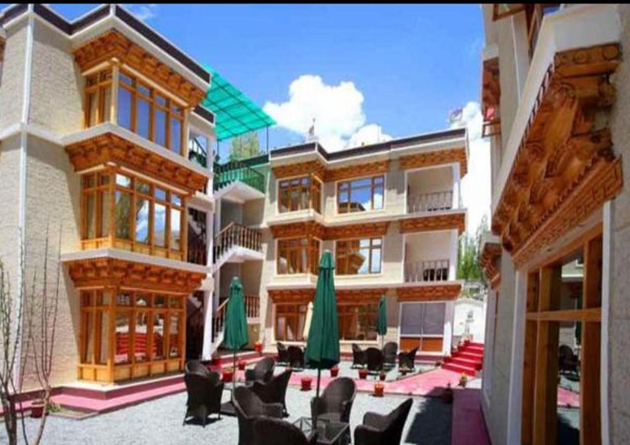 לה Hotel Om Ladakh מראה חיצוני תמונה