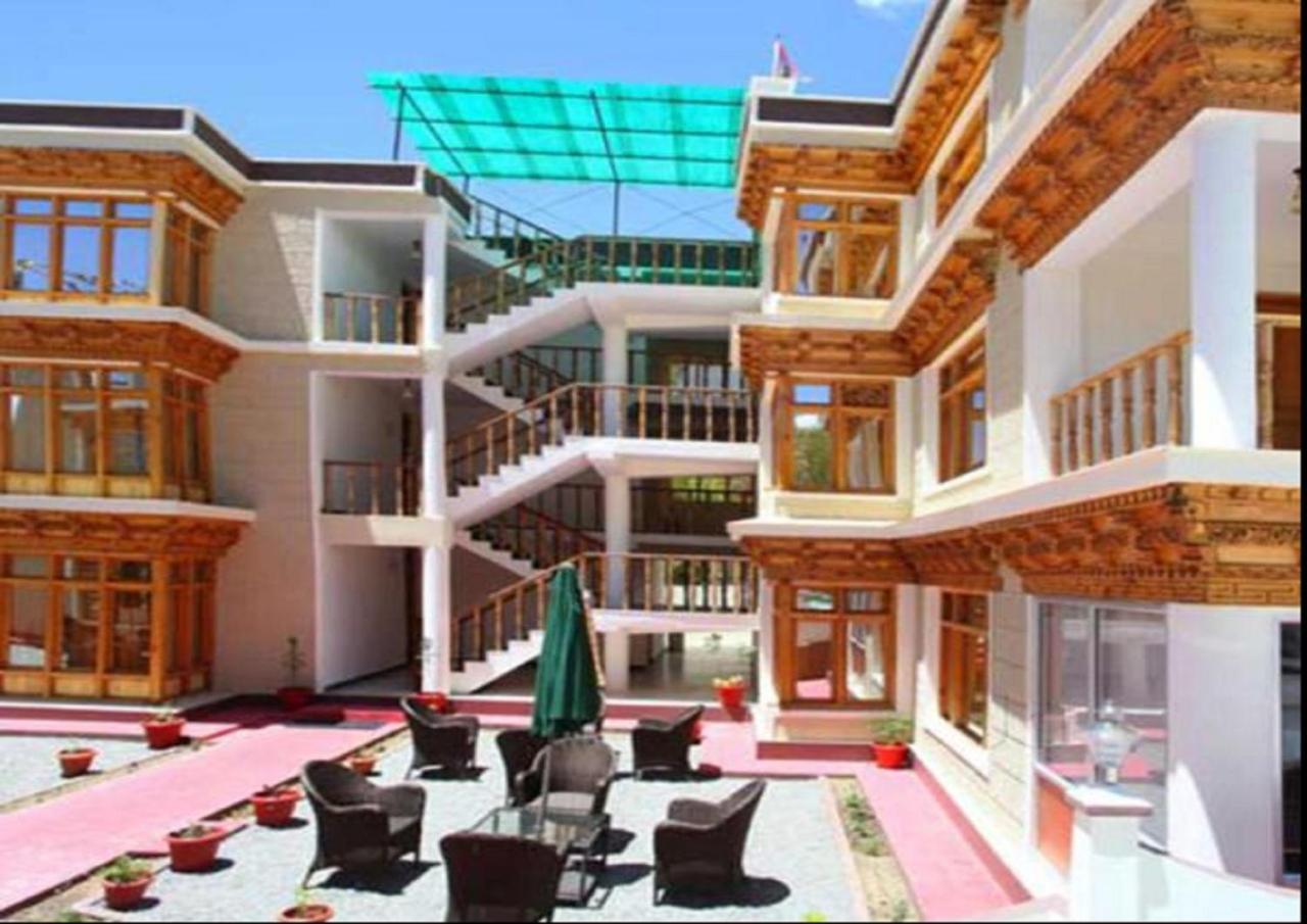 לה Hotel Om Ladakh מראה חיצוני תמונה